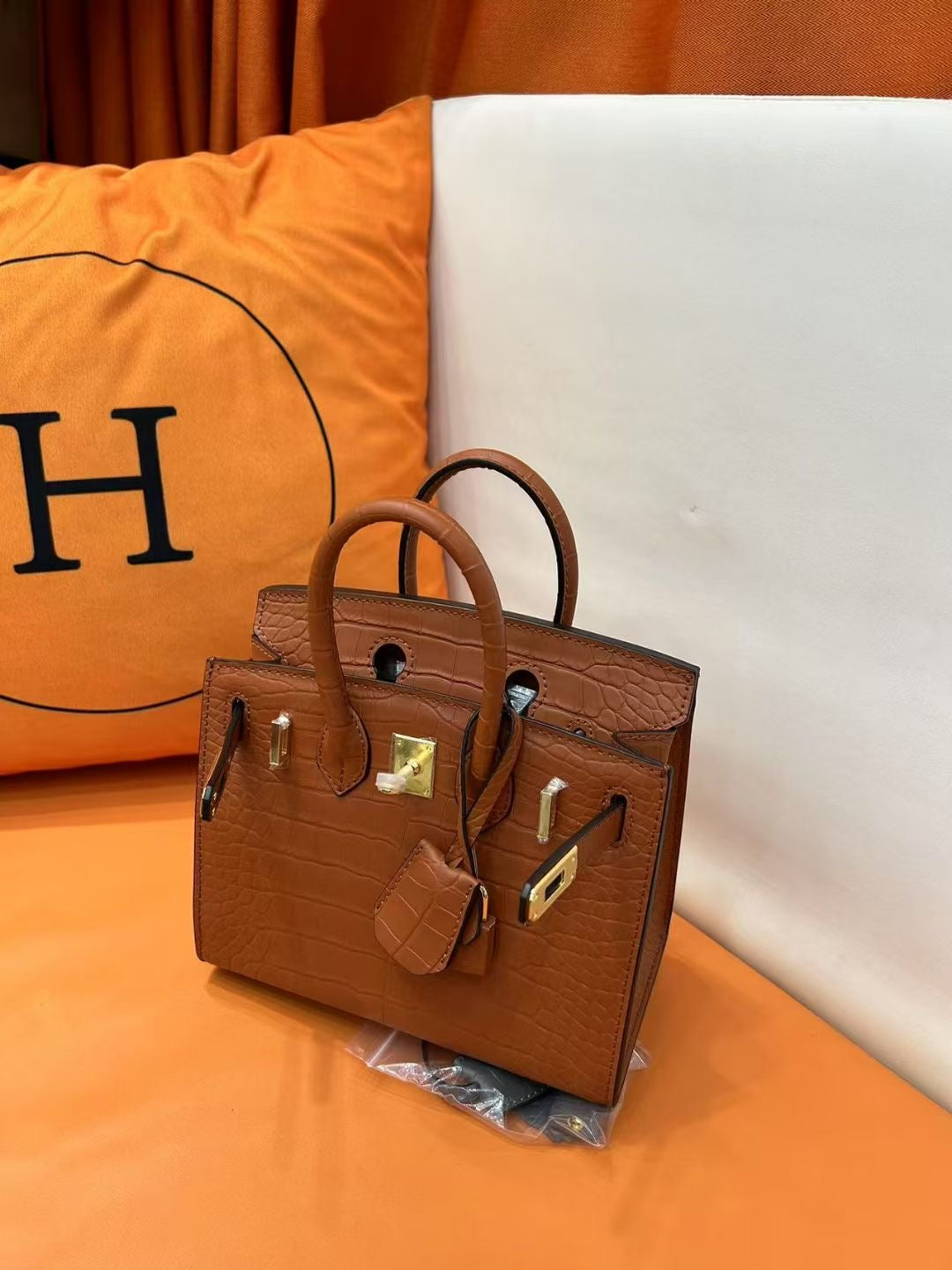 Mini Birkin 20cm Outer Stitching Tote Bag in Classic Gold Crocodile Pattern