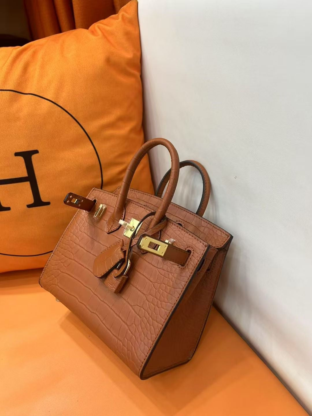 Mini Birkin 20cm Outer Stitching Tote Bag in Classic Gold Crocodile Pattern