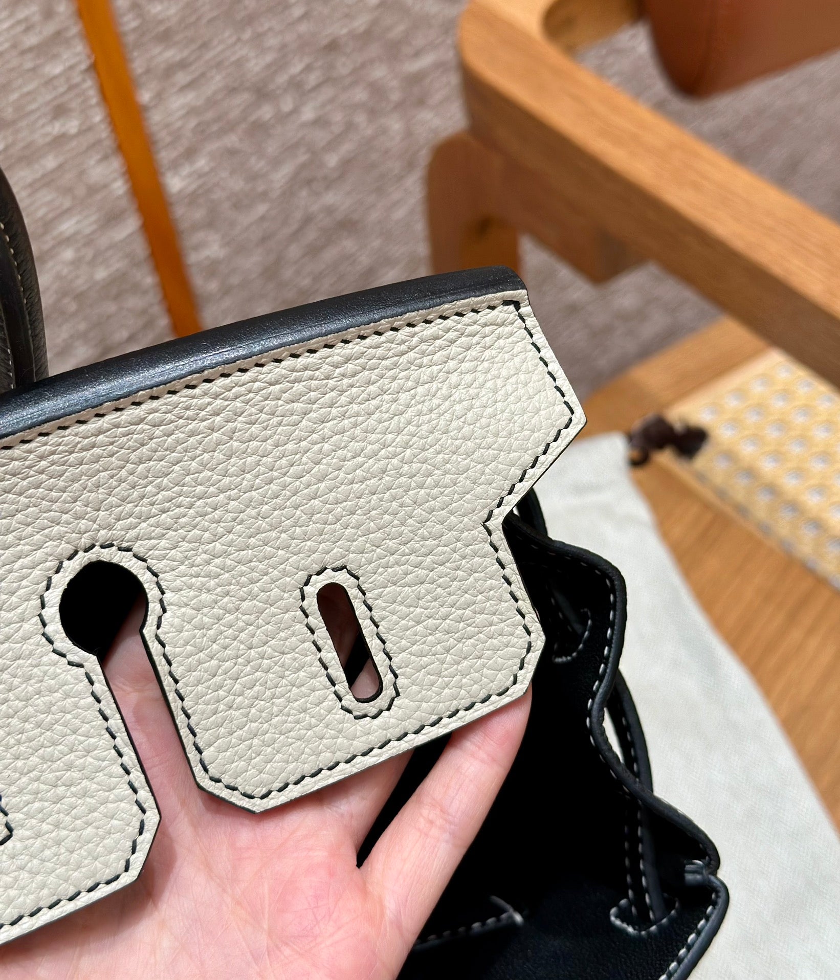 Birkin 25 Craie and Noir Togo Leather Bi-Color Bag