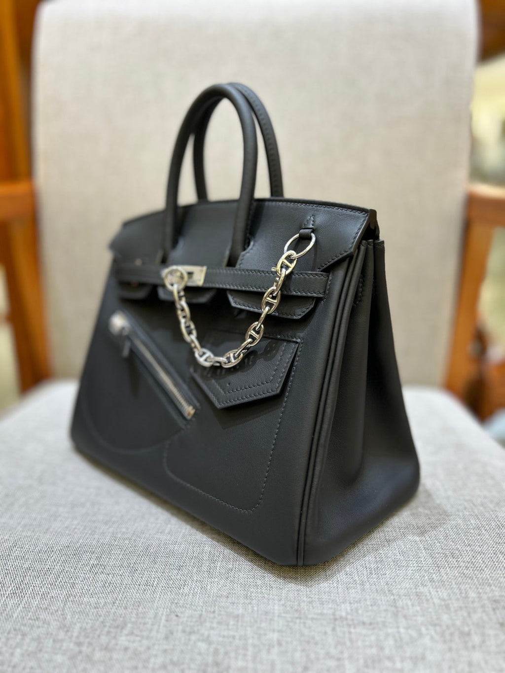 Birkin 25 Rock Black Leather Multi-Pocket Handbag with Chain