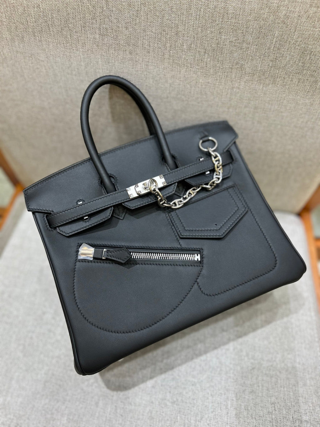 Birkin 25 Rock Black Leather Multi-Pocket Handbag with Chain