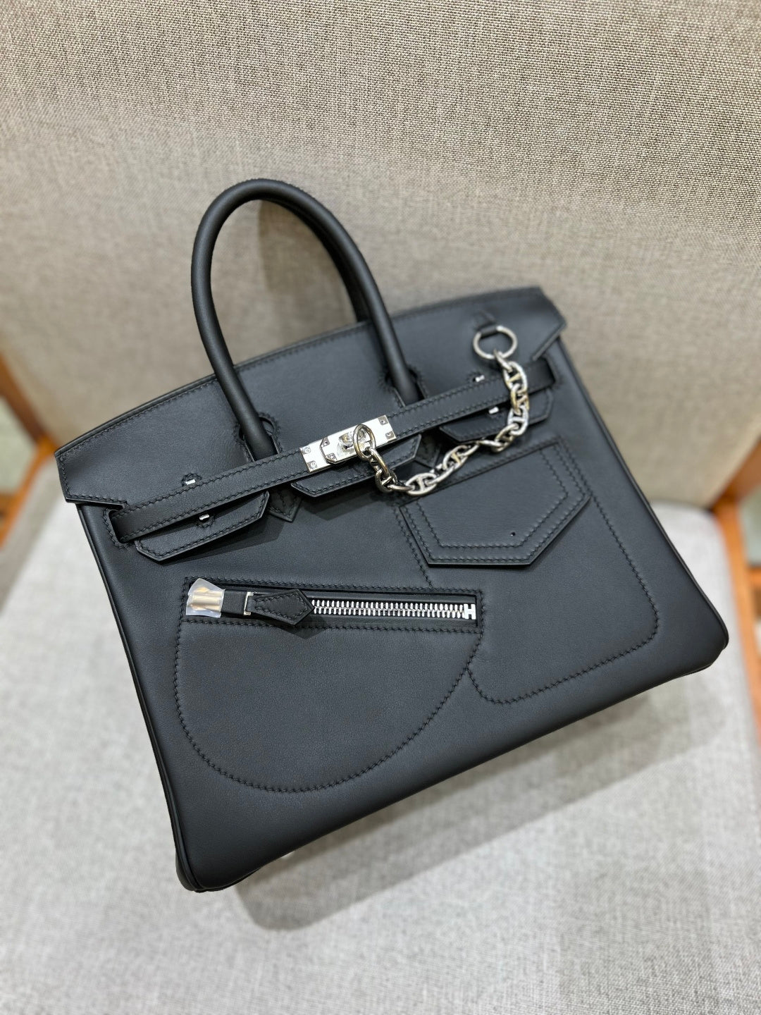 Birkin 25 Rock Black Leather Multi-Pocket Handbag with Chain