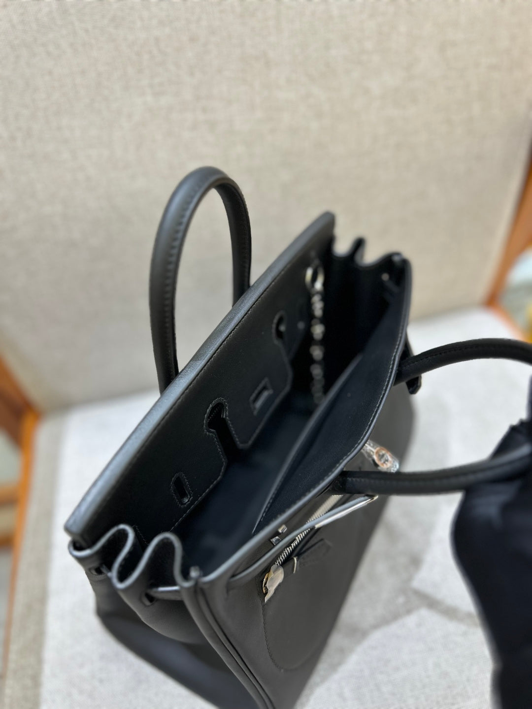 Birkin 25 Rock Black Leather Multi-Pocket Handbag with Chain