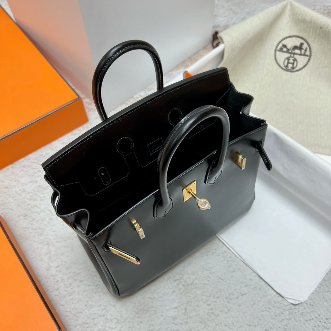 Birkin 25 in Noir Boxcalf Leather (Gold Hardware)