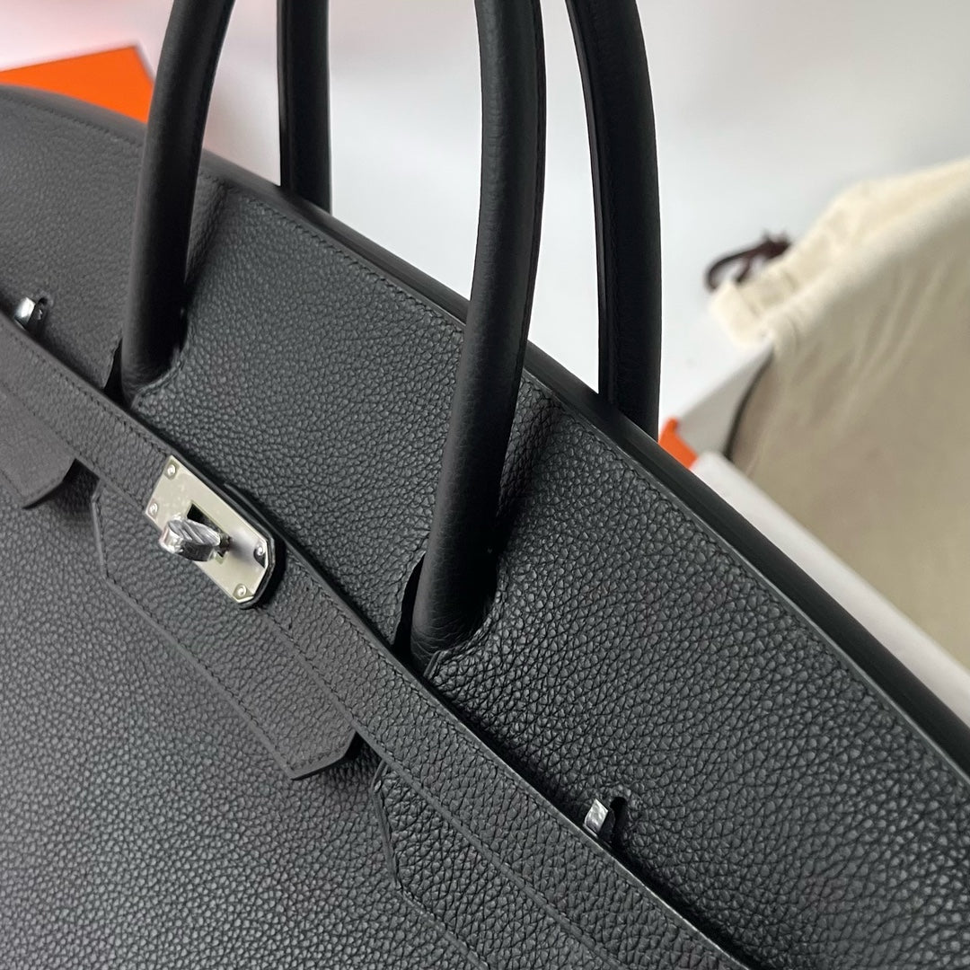 Birkin 40 Retourne in Noir Togo Leather (Palladium Hardware)