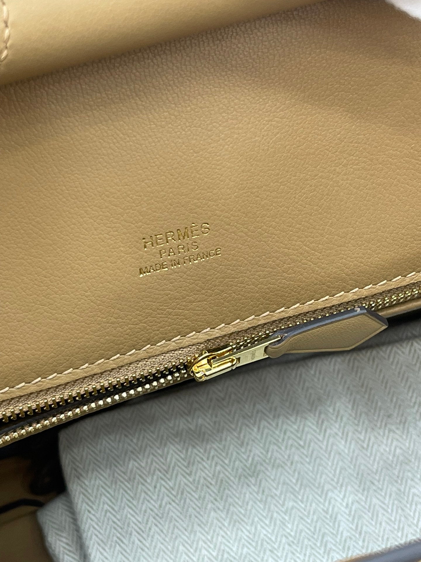 Elegant Neutral Birkin 25cm Grizzly Beige Suede Luxury Top-Handle Tote