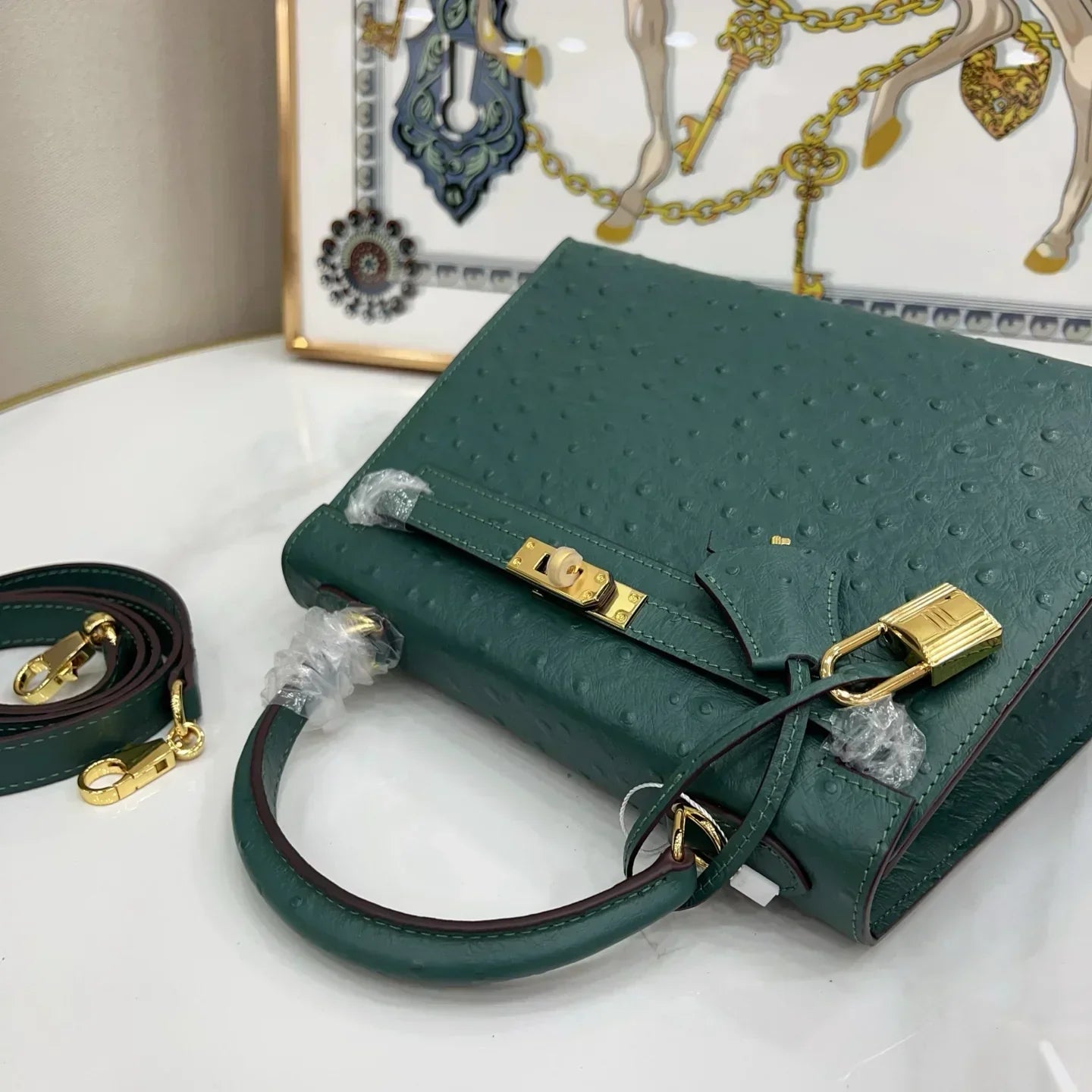 Kelly 25 Vert Ostrich Leather Ostrich Grain Texture Gold Hardware