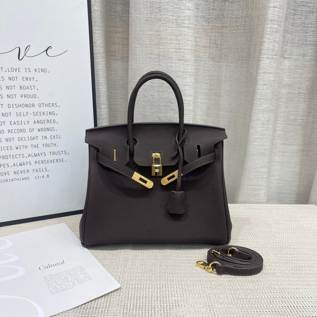 Birkin 25 Togo handbag is made of extremely soft calfskin
