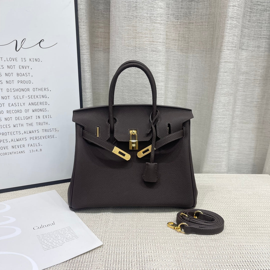 Birkin 25 Togo handbag is made of extremely soft calfskin